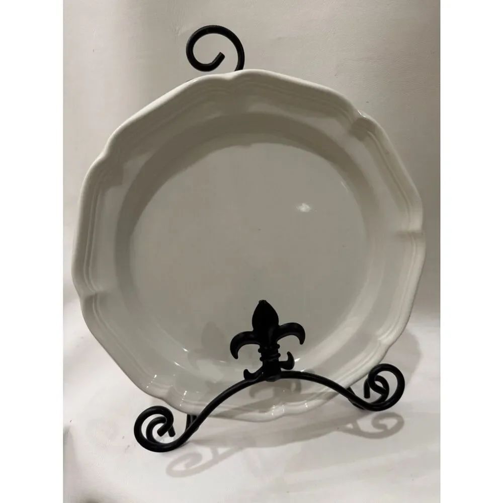 Mikasa French Countryside White Ivory Scalloped Ceramic 11 In Dinner Plate F9000
